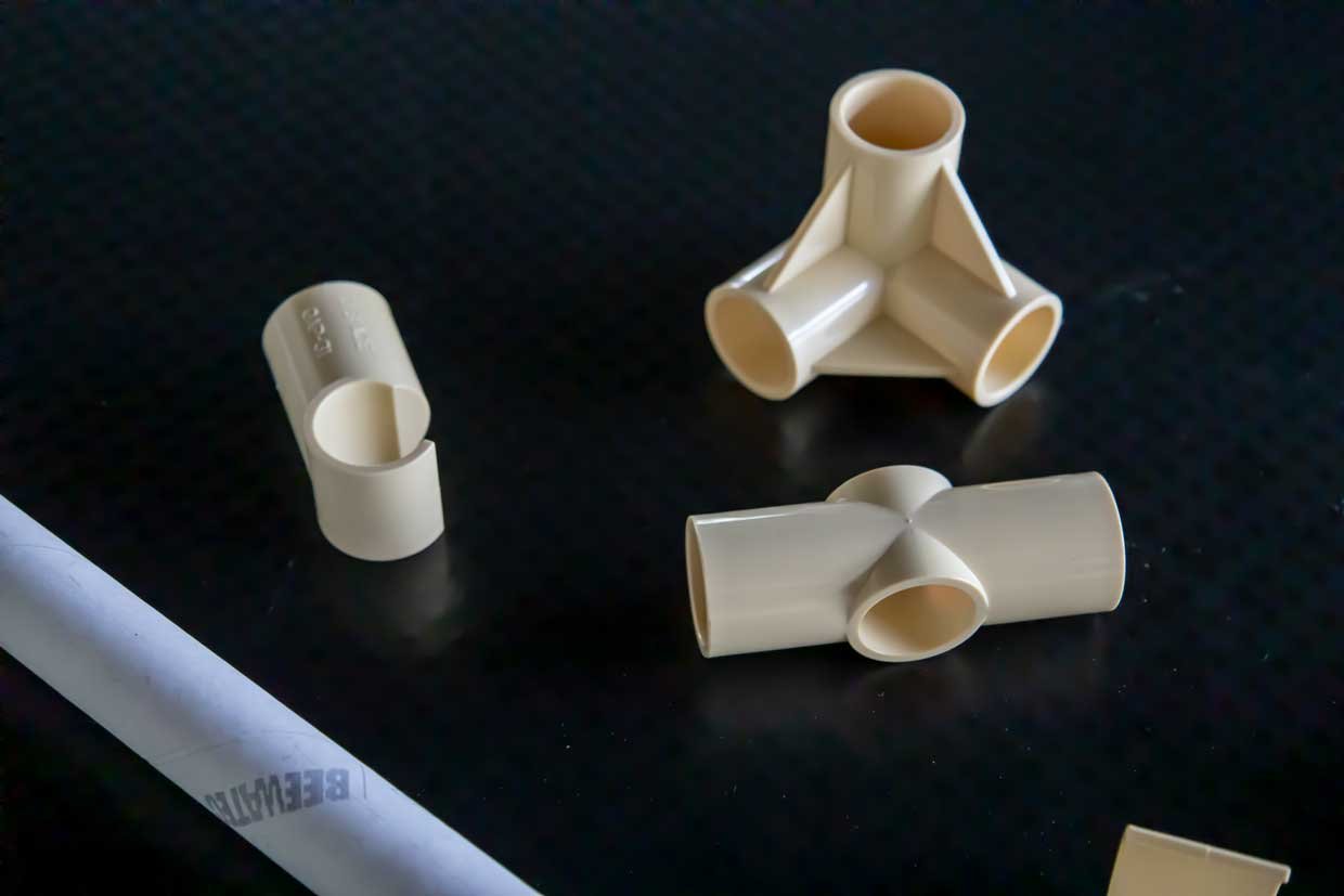 Rohrverbinder aus Kunststoff zum Zusammenstecken von Papprohren 28 mm