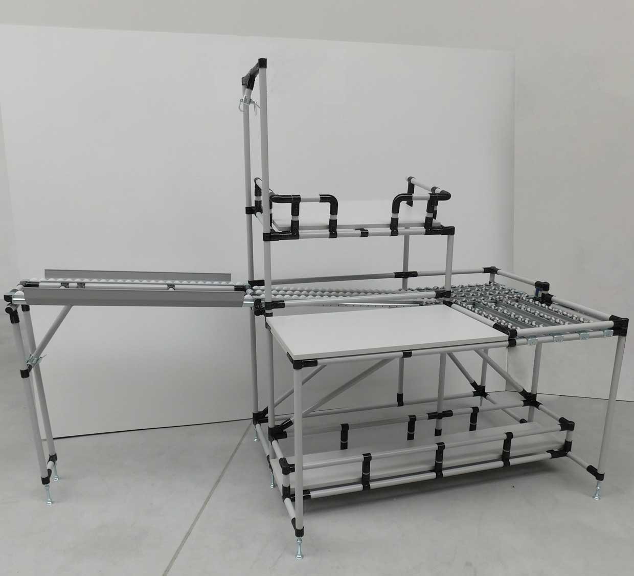 Flow rack as integrated material supply at the workstation with corner solution