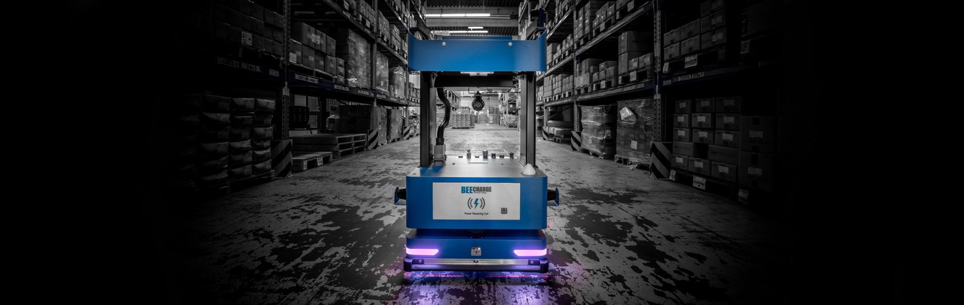 AMR BARY CM-100 navigates freely in large warehouse